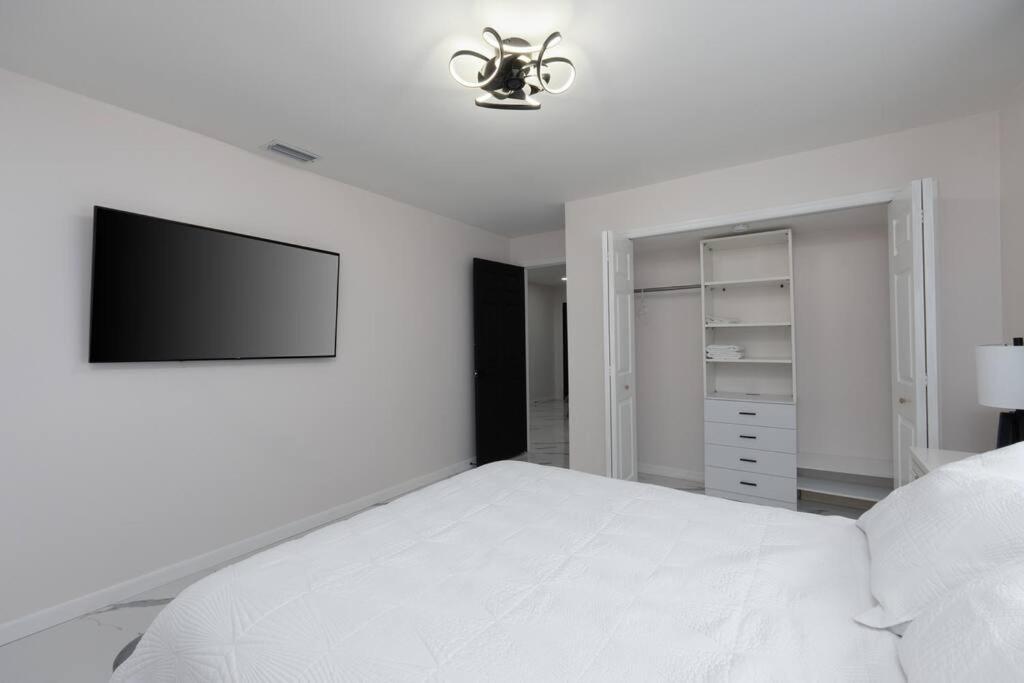 Luxury Style Townhome With Pool - 1 Miles To Bucs Stadium Tampa Eksteriør billede