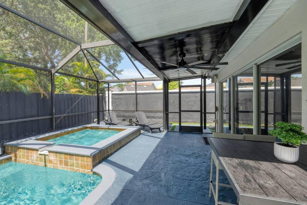 Luxury Style Townhome With Pool - 1 Miles To Bucs Stadium Tampa Eksteriør billede