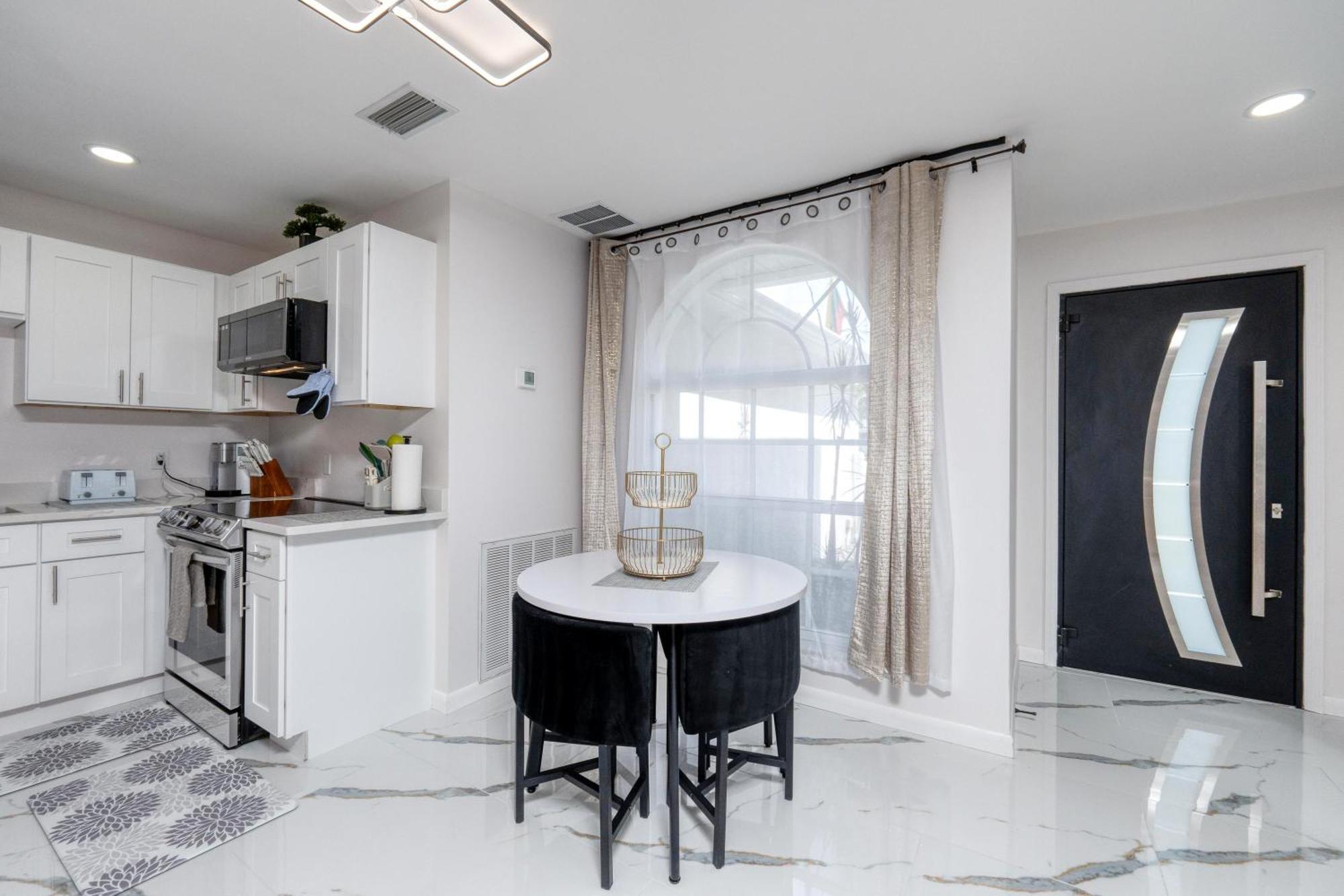 Luxury Style Townhome With Pool - 1 Miles To Bucs Stadium Tampa Eksteriør billede